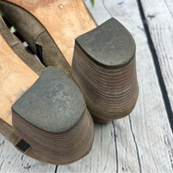 Aquatalia Famous Suede Ankle Boots Block Heel Booties Brown Sz 10 - Picture 14 of 16